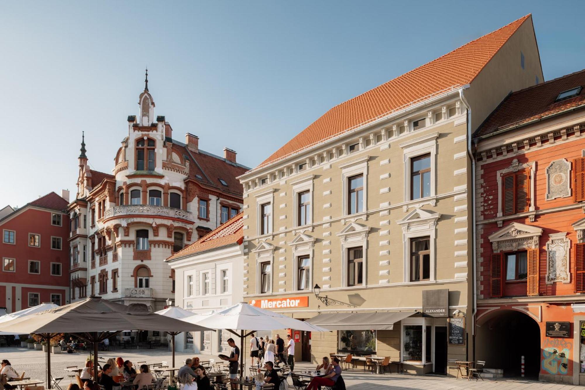 Main Square Apartments & Rooms Марібор Екстер'єр фото